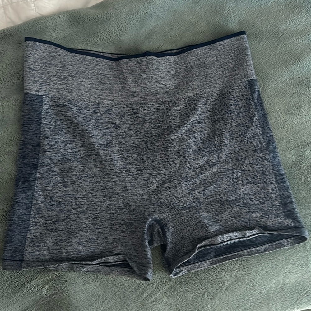 navy blue workout shorts size large
